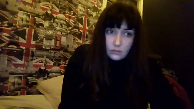 Lynylou online show from December 3, 2025, 9:25 pm