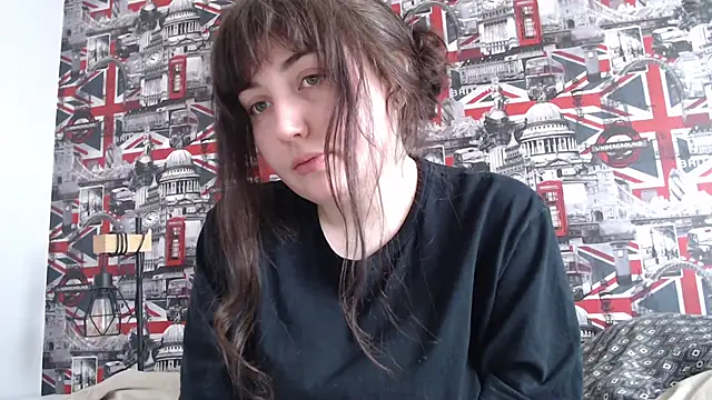 Lynylou online show from March 30, 2026, 8:27 am