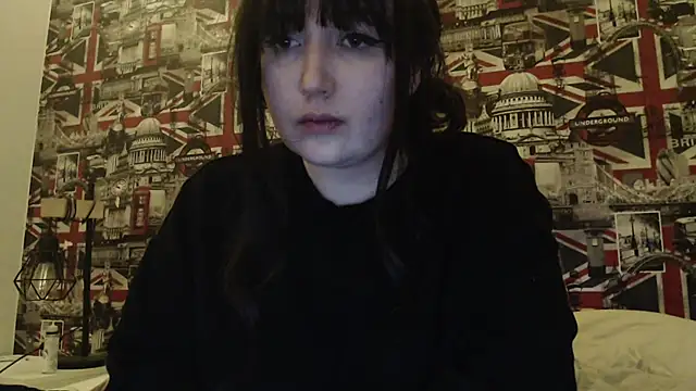 Lynylou online show from March 24, 2026, 9:37 pm