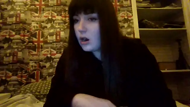 Lynylou online show from November 29, 2025, 8:09 pm