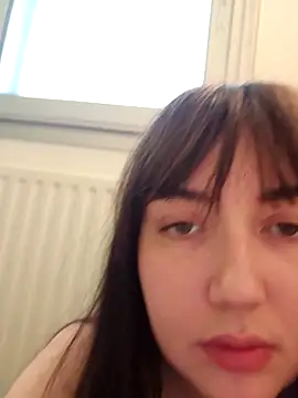 Lynylou online show from May 9, 2026, 12:30 pm