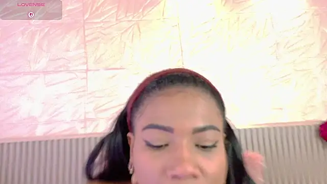 Snapshot of paula__cruzz chatting on November 18, 2025, 10:13 pm paula cruzz online show from November 18, 2025, 10:13 pm