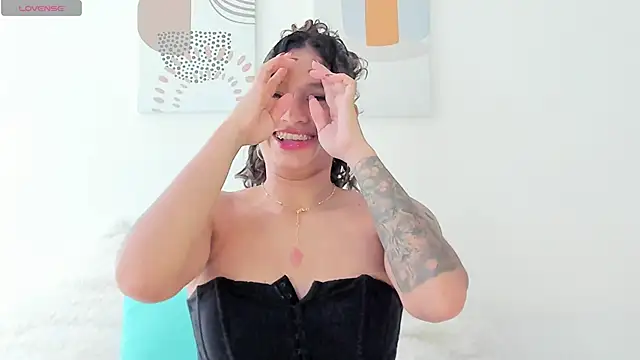 Snapshot of SeleneClark chatting on December 2, 2025, 8:10 pm SeleneClark online show from December 2, 2025, 8:10 pm