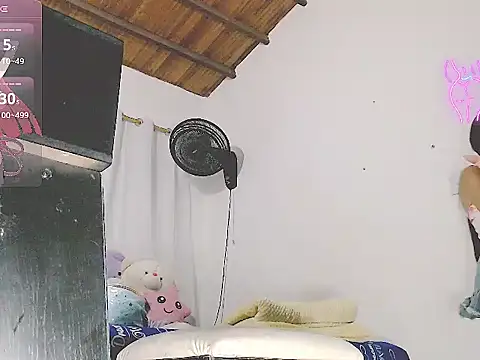 tifany19  online show from September 16, 2025, 12:55 am