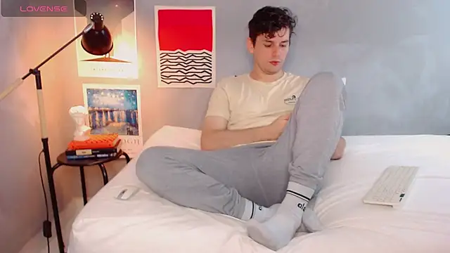 Snapshot of Elio555 chatting on October 31, 2025, 1:19 pm Elio555 online show from October 31, 2025, 1:19 pm