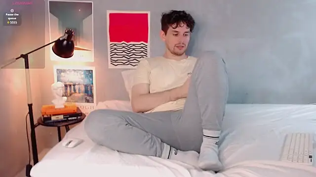 Snapshot of Elio555 chatting on November 30, 2025, 8:31 pm Elio555 online show from November 30, 2025, 8:31 pm