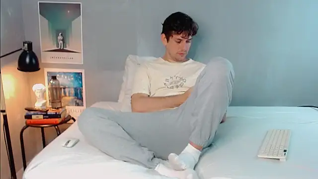 Elio555 online show from February 4, 2026, 9:43 pm