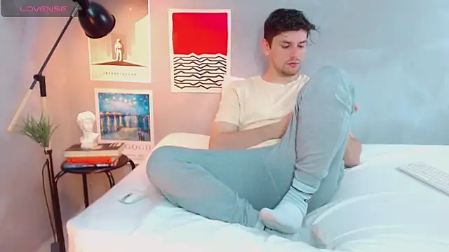 Snapshot of Elio555 chatting on October 21, 2025, 7:35 pm Elio555 online show from October 21, 2025, 7:35 pm