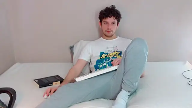 Elio555 online show from January 23, 2025, 9:18 pm