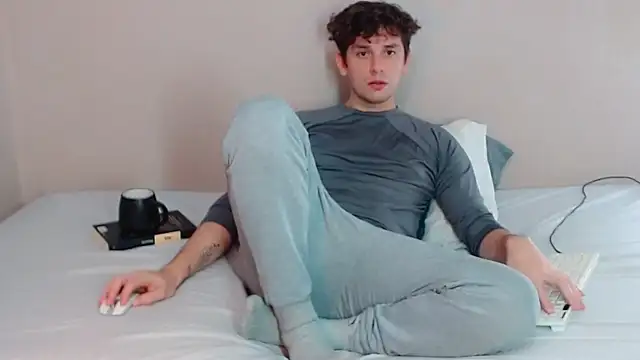 Elio555 online show from January 31, 2025, 3:11 pm