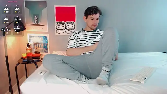 Elio555 online show from December 19, 2025, 9:06 pm