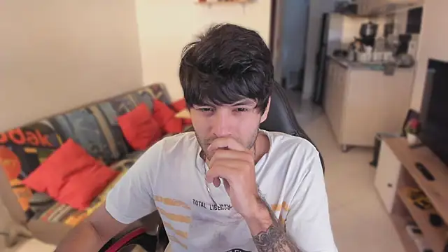 Snapshot of justin_stark7 chatting on October 7, 2025, 9:27 pm justin stark7 online show from October 7, 2025, 9:27 pm