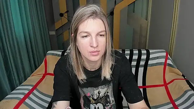 Snapshot of EmilyWalkeri chatting on December 4, 2025, 7:07 am EmilyWalkeri online show from December 4, 2025, 7:07 am