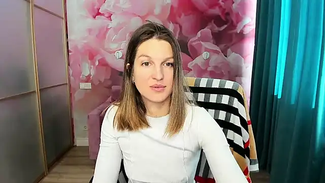 Snapshot of EmilyWalkeri chatting on October 20, 2025, 8:37 am EmilyWalkeri online show from October 20, 2025, 8:37 am