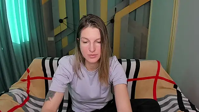 Snapshot of EmilyWalkeri chatting on November 14, 2025, 7:56 am EmilyWalkeri online show from November 14, 2025, 7:56 am