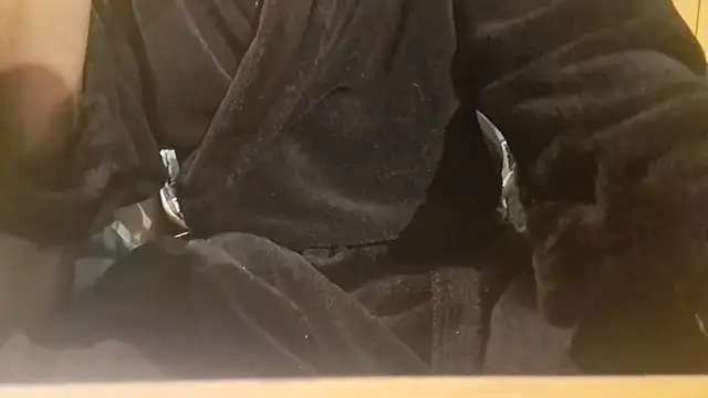 Snapshot of Sammy1660 chatting on October 17, 2025, 4:27 am Sammy1660 online show from October 17, 2025, 4:27 am