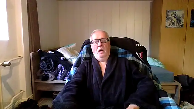 Snapshot of Sammy1660 chatting on October 3, 2025, 9:33 am Sammy1660 online show from October 3, 2025, 9:33 am