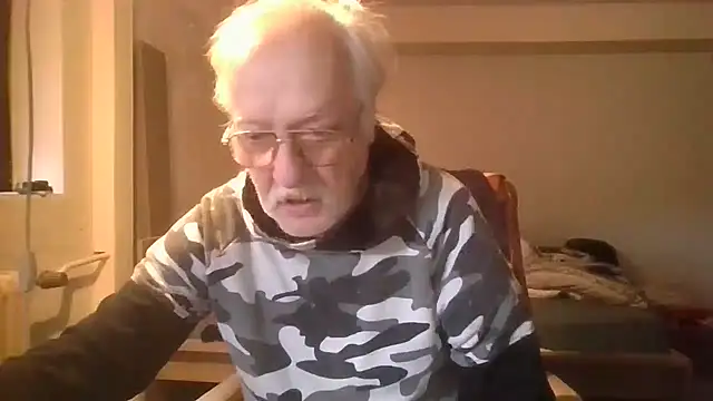 Snapshot of Sammy1660 chatting on December 17, 2024, 12:43 pm Sammy1660 online show from December 17, 2024, 12:43 pm