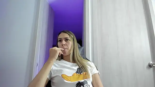 Cristel Boom online show from November 6, 2025, 1:20 am