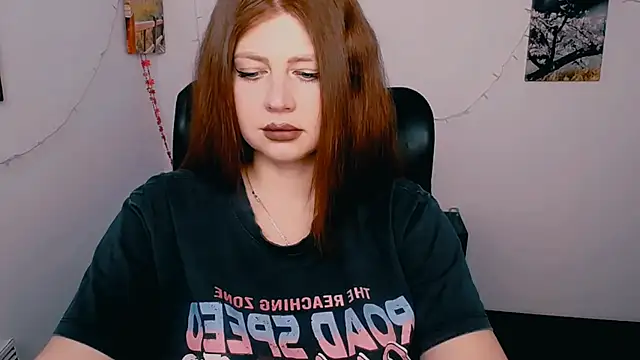 Snapshot of Lizzy_Love chatting on March 17, 2026, 9:45 am Lizzy Love online show from March 17, 2026, 9:45 am