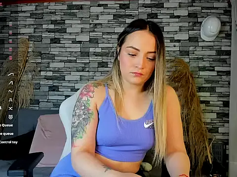 Snapshot of cindy_love2 chatting on October 8, 2025, 3:02 pm cindy love2 online show from October 8, 2025, 3:02 pm