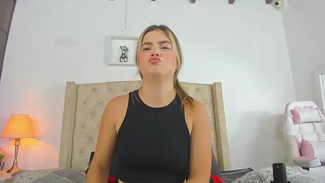 allisson m online show from February 26, 2025, 12:05 pm