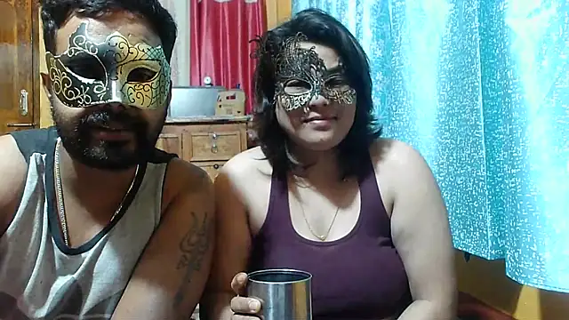 Snapshot of Cutehornycouples chatting on February 19, 2025, 6:32 pm Cutehornycouples online show from February 19, 2025, 6:32 pm