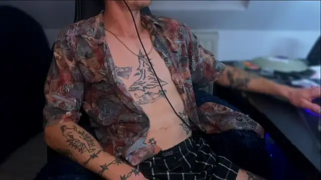 Snapshot of SPRK42o chatting on October 3, 2025, 7:48 pm SPRK42o online show from October 3, 2025, 7:48 pm