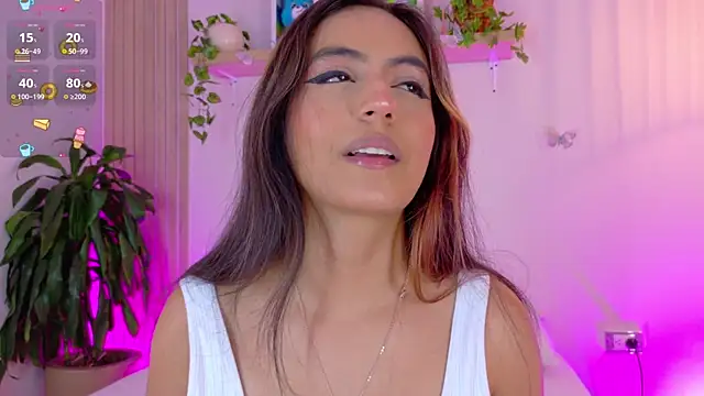 Snapshot of emily_bank chatting on July 7, 2026, 8:23 pm emily bank online show from July 7, 2026, 8:23 pm