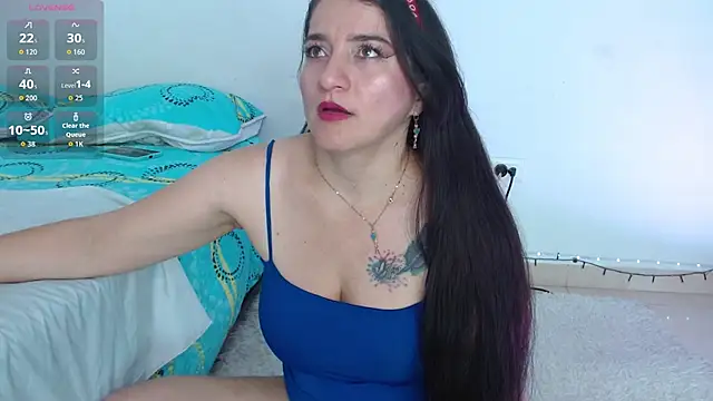Snapshot of Emelyross_ chatting on July 13, 2026, 8:08 pm Emelyross online show from July 13, 2026, 8:08 pm