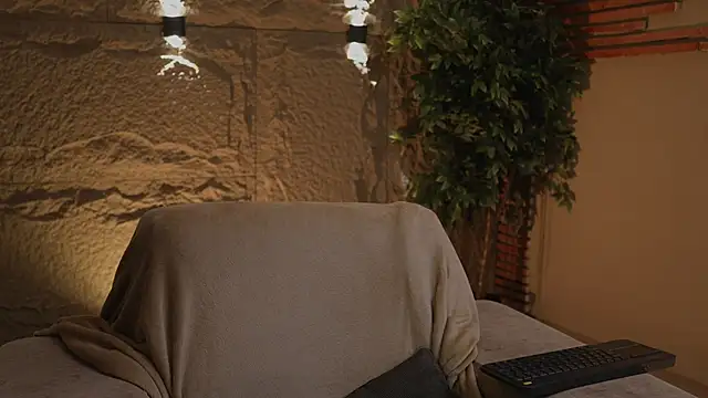 Logan Varela online show from October 14, 2025, 9:36 pm