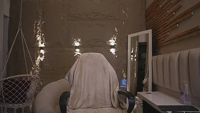 Snapshot of Logan_Varela chatting on March 15, 2026, 2:02 pm Logan Varela online show from March 15, 2026, 2:02 pm