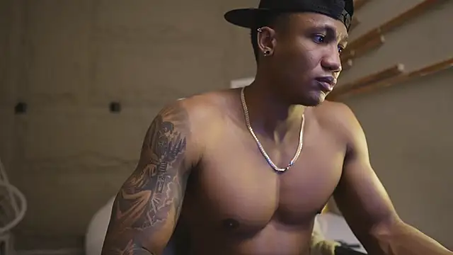 Snapshot of Logan_Varela chatting on February 27, 2026, 1:55 pm Logan Varela online show from February 27, 2026, 1:55 pm