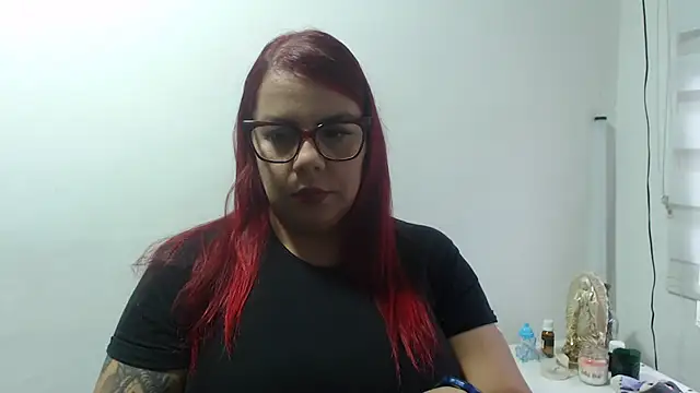 Rebecagiraut online show from November 25, 2025, 12:05 pm