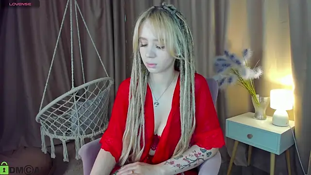 Snapshot of Valerie_Woods chatting on June 17, 2026, 12:11 am Valerie Woods online show from June 17, 2026, 12:11 am