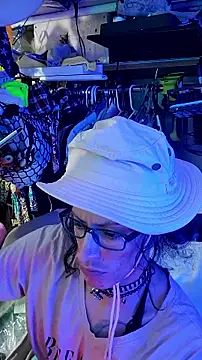 gurlnips online show from March 2, 2026, 7:15 am