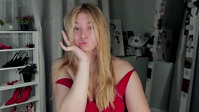 Rebecca Kelly online show from November 21, 2025, 2:32 am