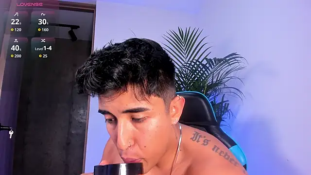 Snapshot of Alan_greek_1 chatting on December 3, 2025, 2:34 am Alan greek 1 online show from December 3, 2025, 2:34 am