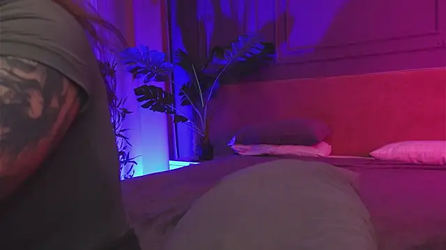 Snapshot of Liv_Fay chatting on November 7, 2025, 1:48 pm Liv Fay online show from November 7, 2025, 1:48 pm