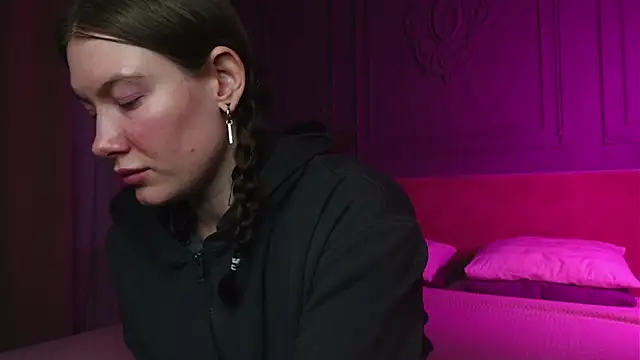 Snapshot of Liv_Fay chatting on November 29, 2025, 1:22 pm Liv Fay online show from November 29, 2025, 1:22 pm