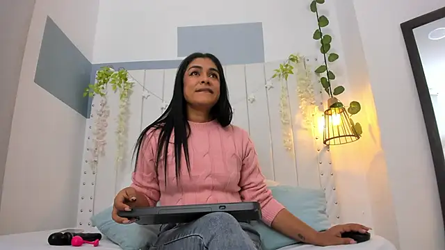 Snapshot of hannah_gray chatting on December 5, 2025, 11:09 am hannah gray online show from December 5, 2025, 11:09 am