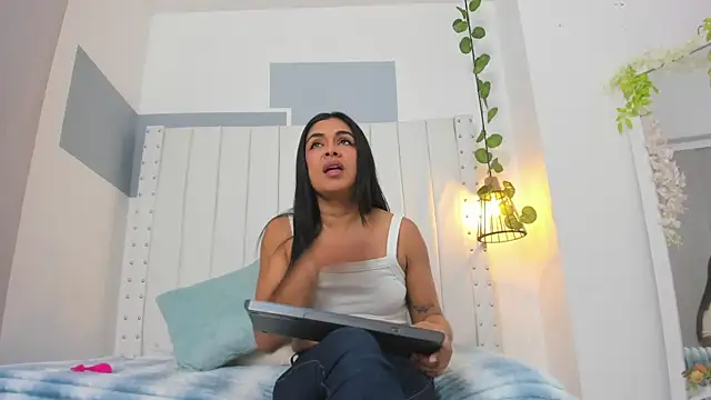 Snapshot of hannah_gray chatting on October 20, 2025, 11:11 am hannah gray online show from October 20, 2025, 11:11 am