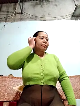 Queen 18200 online show from February 3, 2026, 10:04 pm