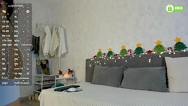 pretty yong cat online show from December 17, 2025, 3:28 pm