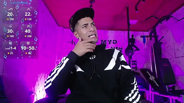 Snapshot of DrakeNeumann chatting on November 4, 2025, 3:10 am DrakeNeumann online show from November 4, 2025, 3:10 am