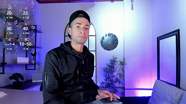 Snapshot of DrakeNeumann chatting on November 18, 2025, 4:05 am DrakeNeumann online show from November 18, 2025, 4:05 am