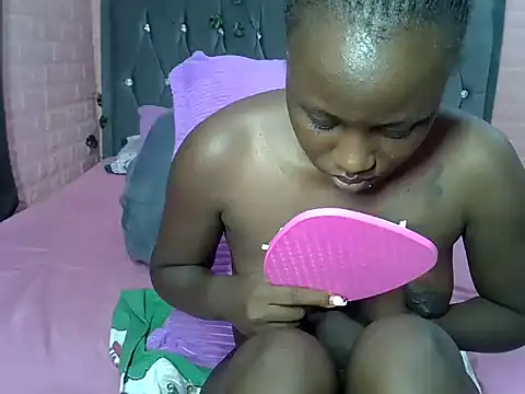 sexybree  online show from December 2, 2025, 7:37 pm