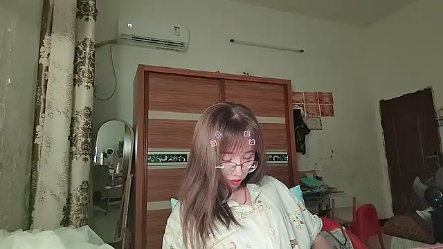 Lili 666 online show from June 23, 2026, 3:54 pm