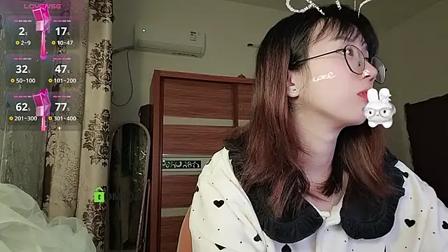 Lili 666 online show from November 30, 2025, 9:37 pm