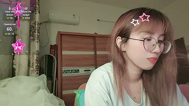 Lili 666 online show from May 4, 2026, 4:54 pm